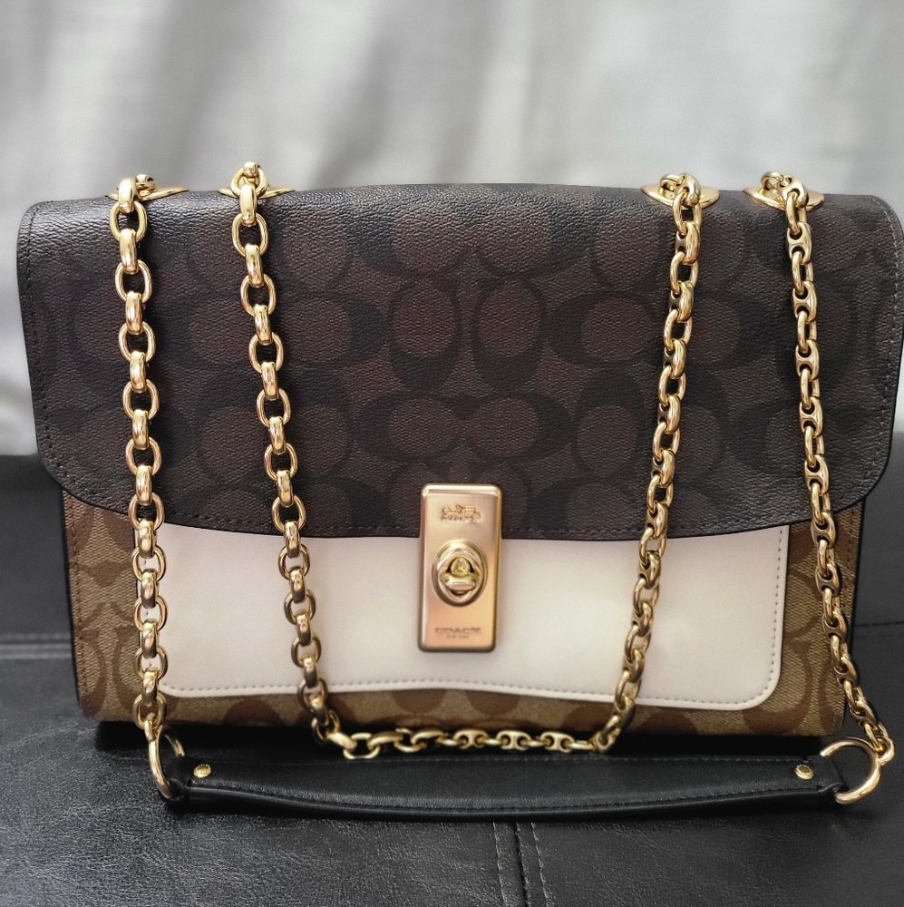 Lane Shoulder Bag InBlocked Signature Canvas